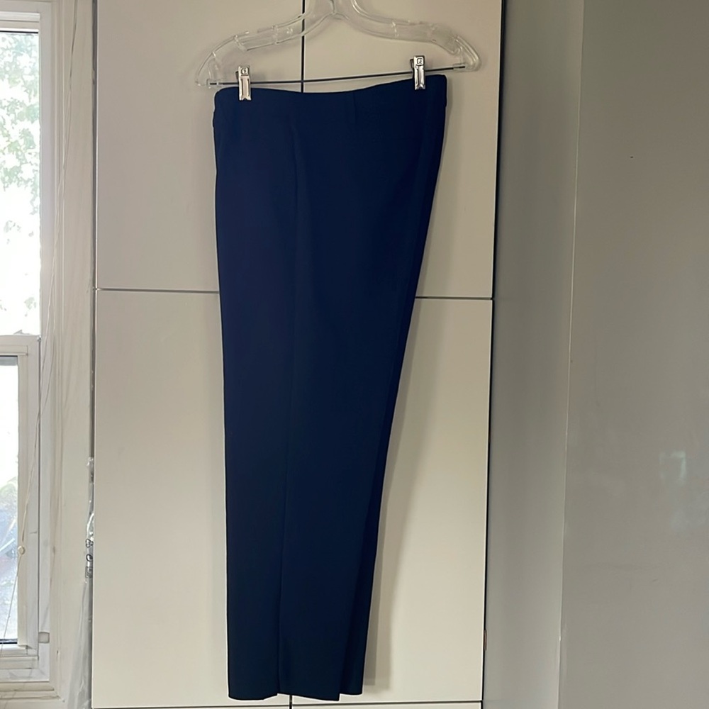 Talbots Petites, tapered leg,belt loops, stretch, lay flat on body, stretch EUC